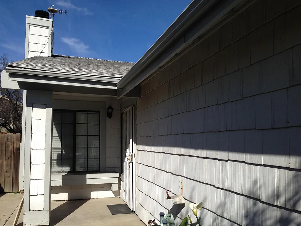 285 W Clover Rd