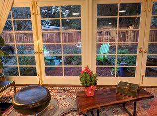 207 Willow Rd, Menlo Park, CA 94025