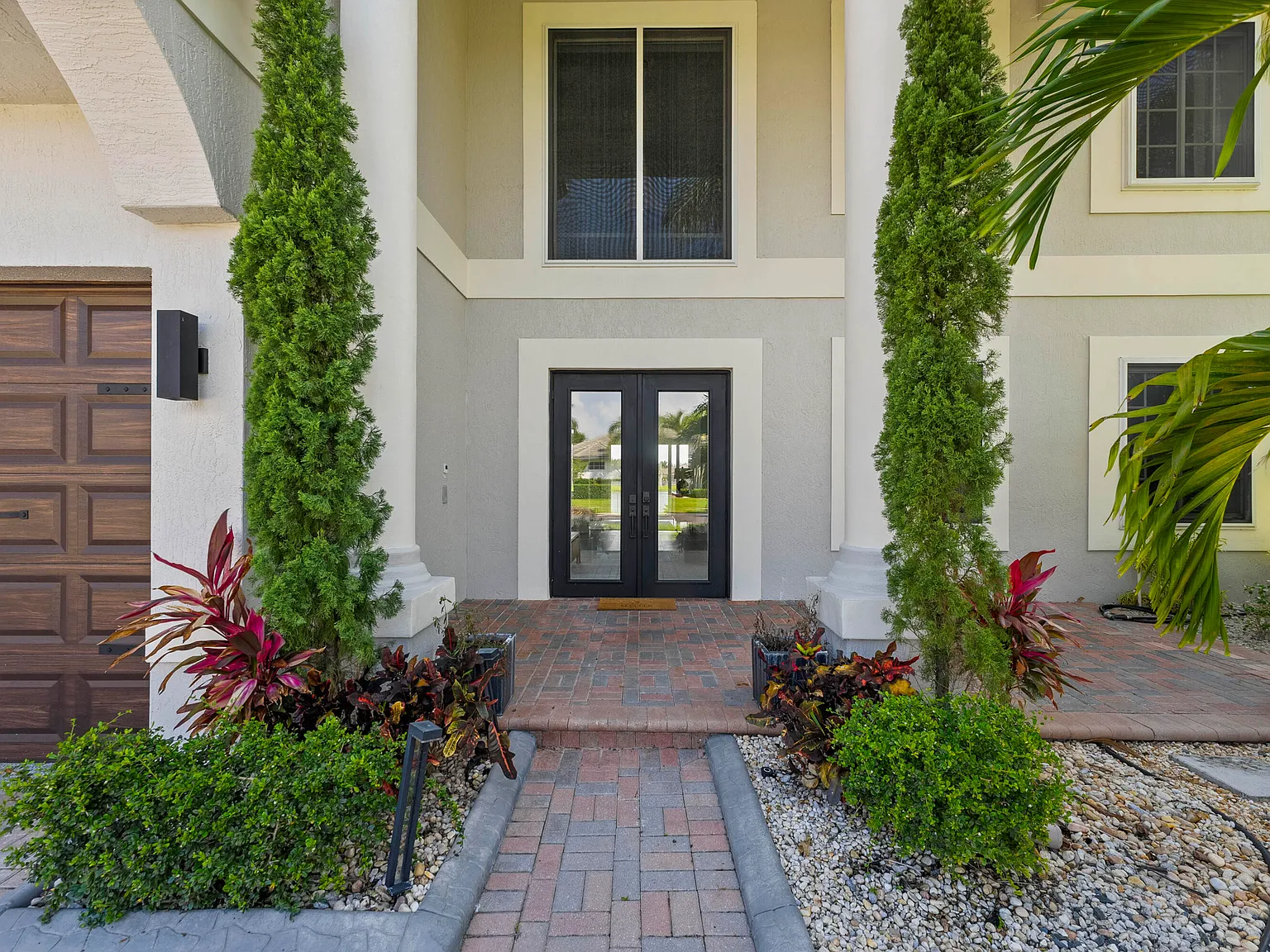 6 bed, 4.0 bath, 4177 sqft, $14,000 — Photo 4