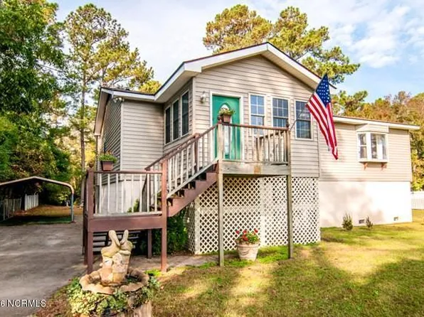 846 Swan Point Rd, Washington, NC 27889