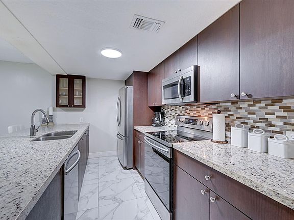 4th image of 1401 E Golfview Drive #1401