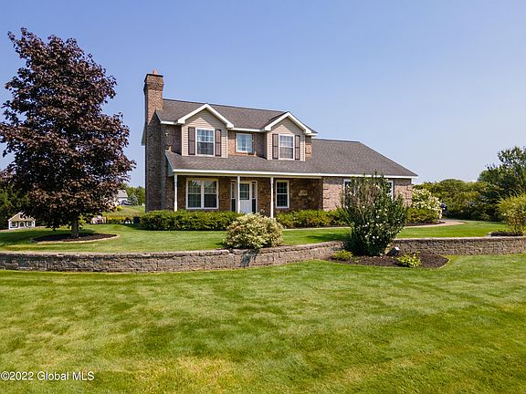 2nd image of 15 Eagle Ln