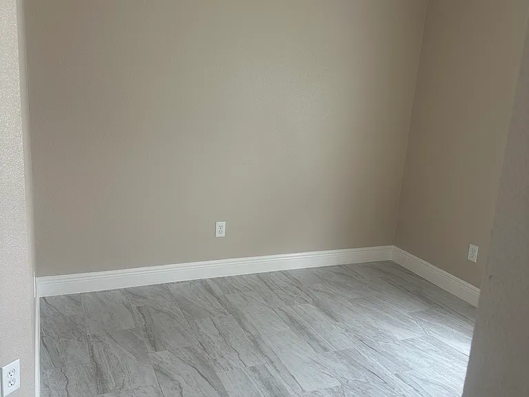 2327 Harbor Town Dr — Photo 8