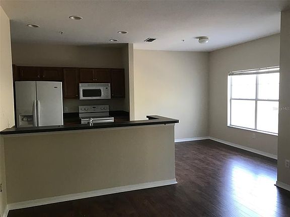 4th image of 2550 Grand Central Pkwy APT 5