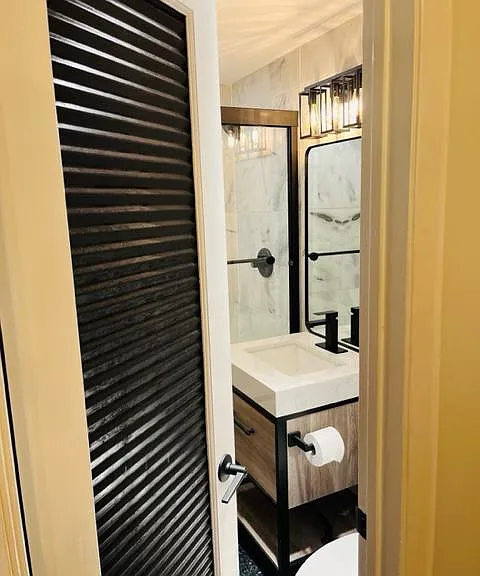 222 Williams St E #405 — Photo 5