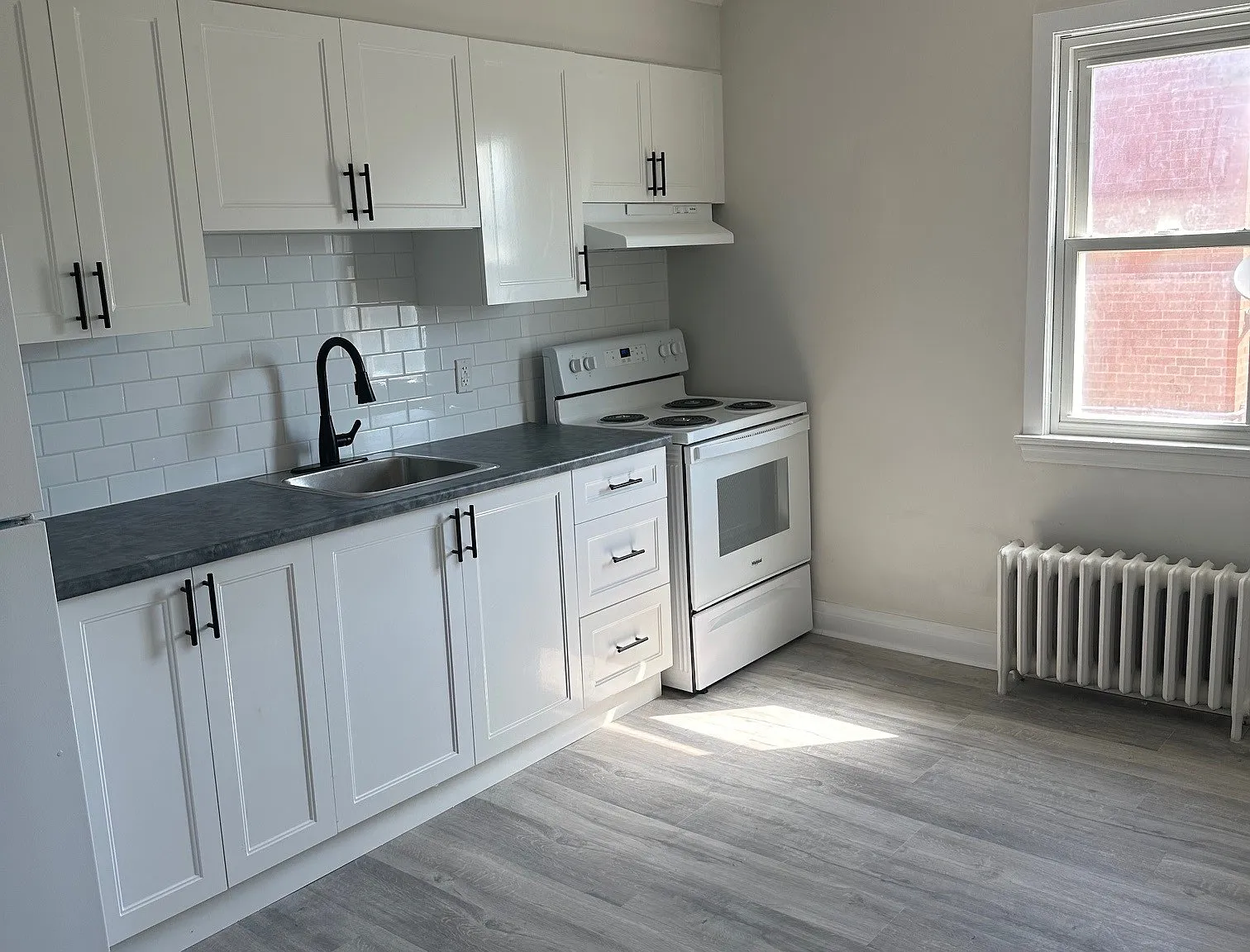 2 bed, 1000 sqft, $1,595 — Photo 4