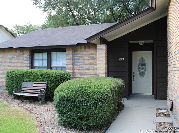 3rd image of 849 Garden Meadow Dr