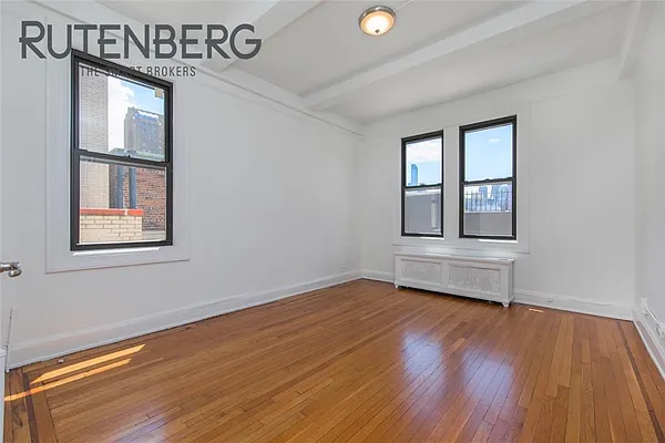 Rented by R New York | media 20