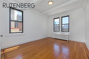 Rented by R New York