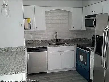 2 bed, 1.5 bath, 960 sqft, $1,200 — Photo 3