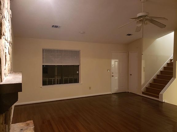 Living room (facing front)