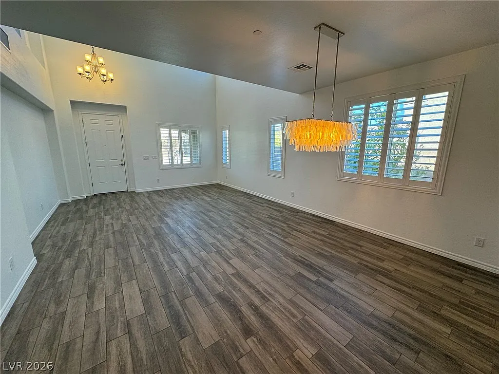4 bed, 3.5 bath, 3808 sqft, $4,300 — Photo 3