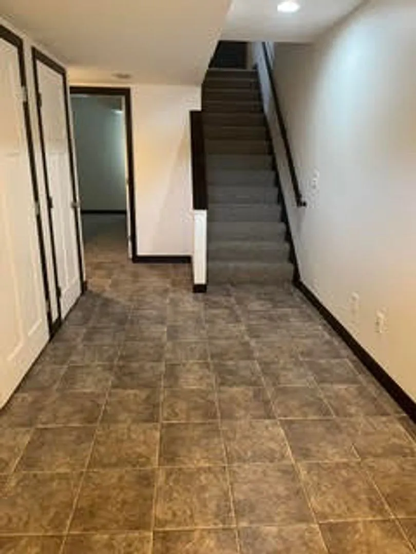 467 Sparrow Way — Photo 3