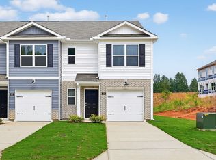 415 Cherry Laurel Dr, Sanford, NC 27332