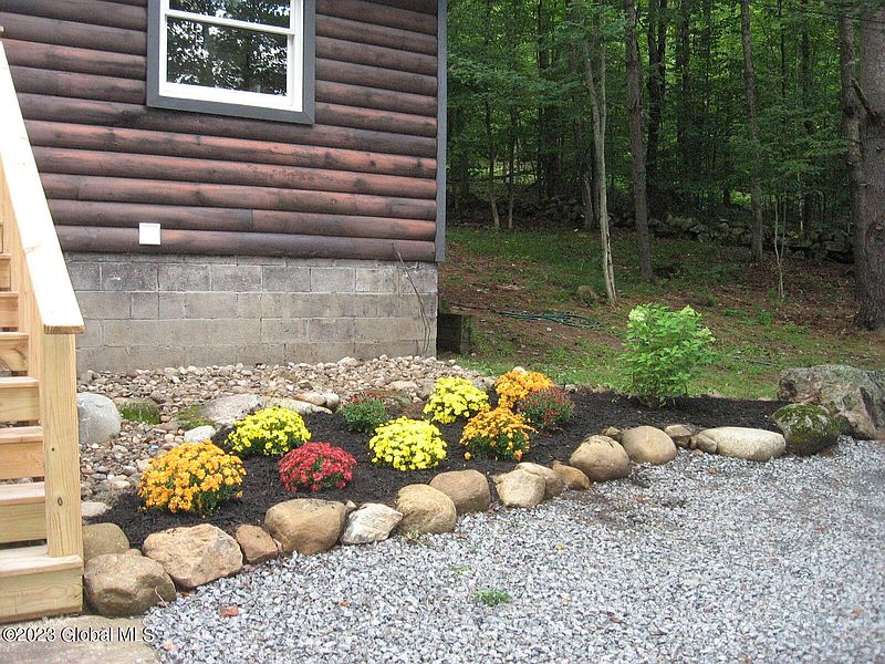 3rd image of 155 Alderbrook Road