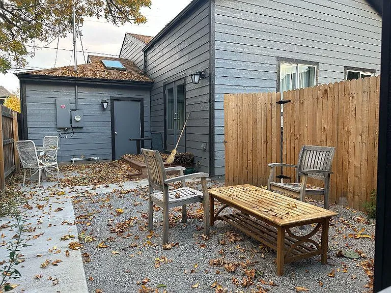 3336 1/2 Franklin St — Photo 3