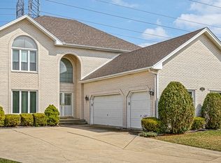 830 Kylemore Dr, Des Plaines, IL
