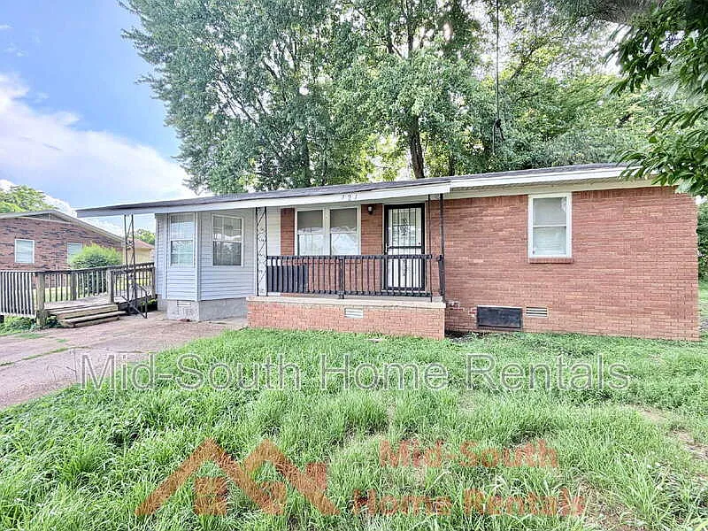 3 bed, 1.5 bath, 1190 sqft, $1,150 — Photo 2