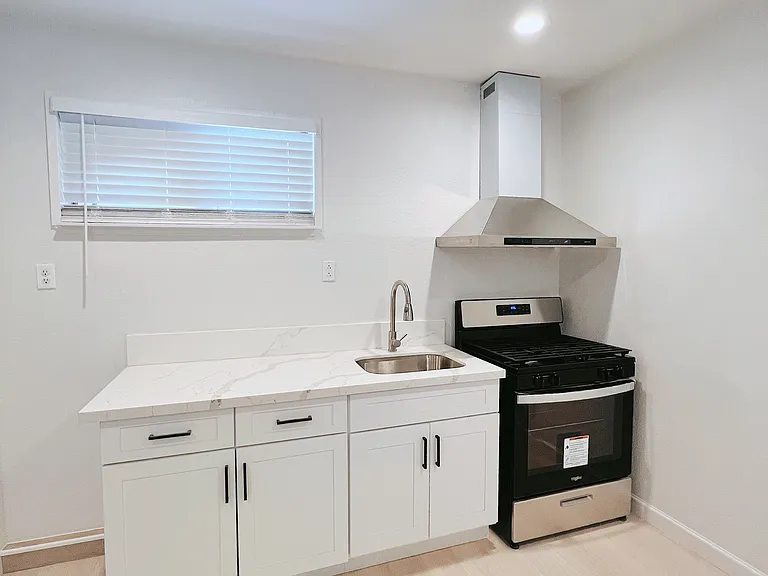 730 Amador Cir #1 — Photo 3