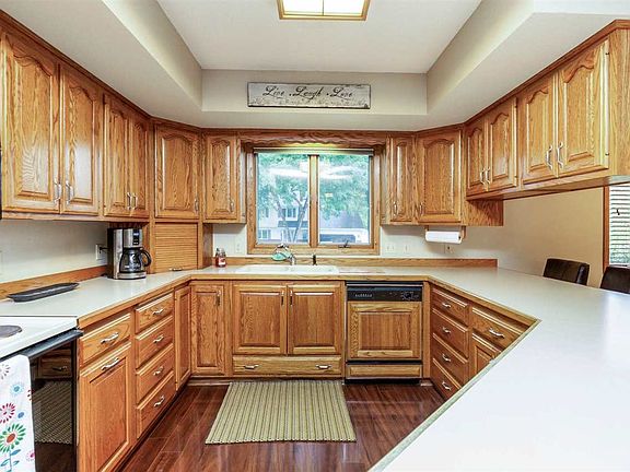 4th image of 2622 Crescent Dr