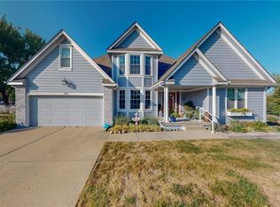 306 SW 163rd St, Lees Summit, MO 64082