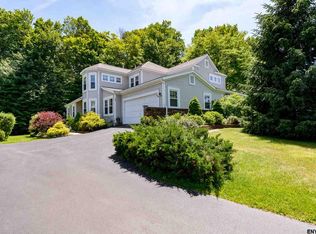 153 Killarney Dr, Niskayuna, NY