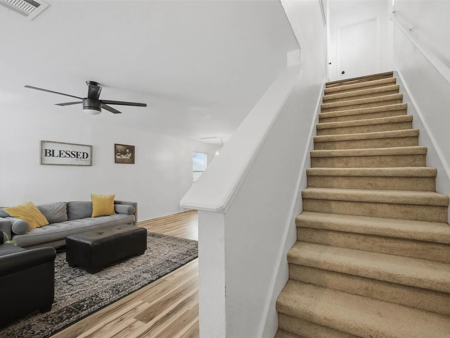 3 bed, 2.5 bath, 1422 sqft, $1,800 — Photo 4