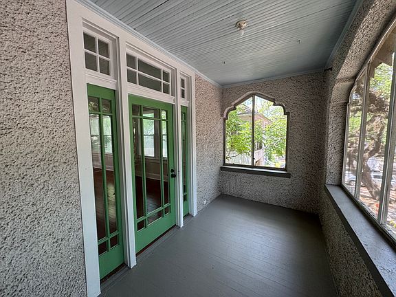 screened porch
