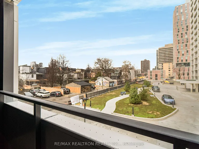 664 Spadina Ave #205 — Photo 18