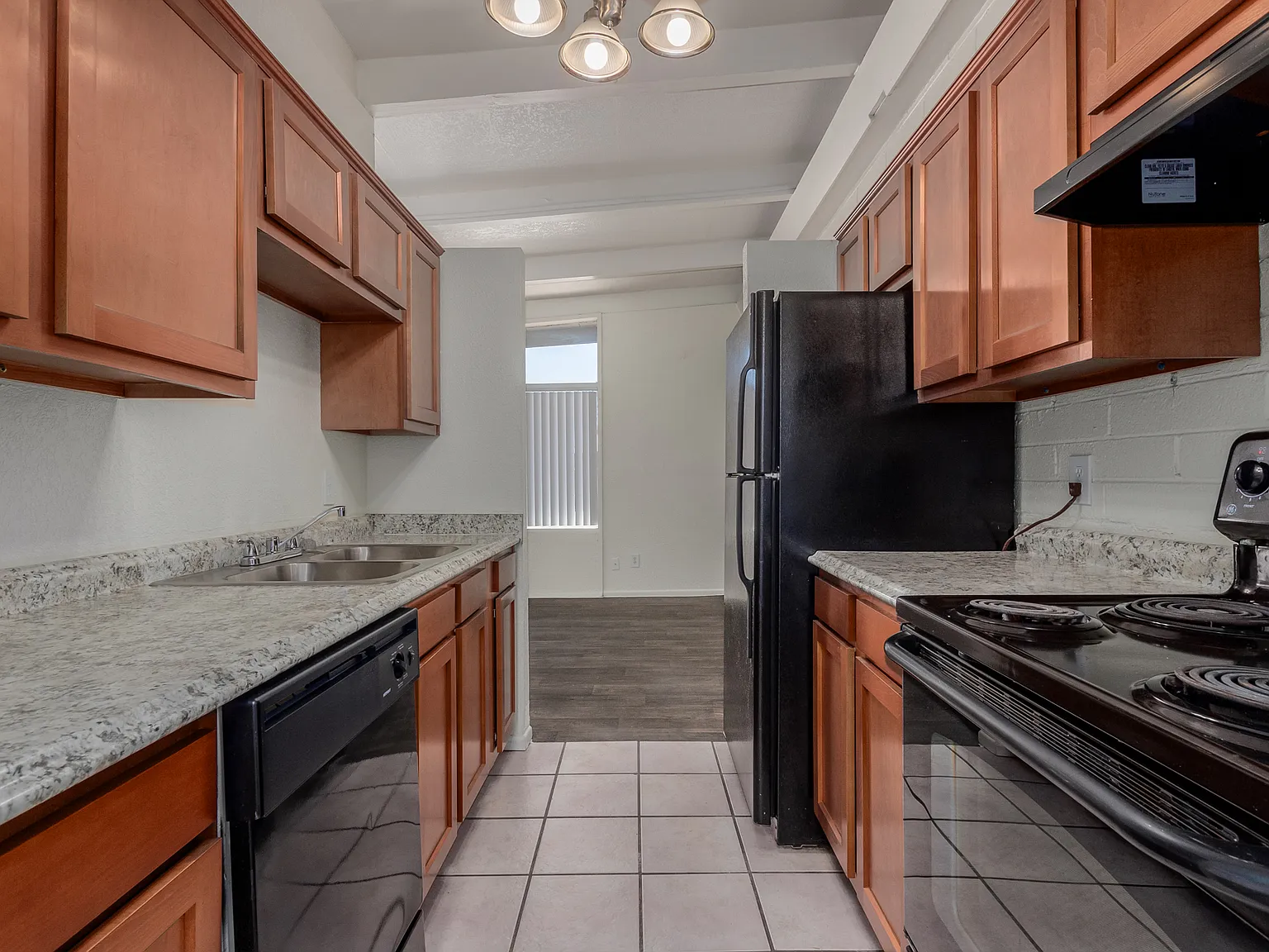 2 bed, 850 sqft, $1,250 — Photo 2