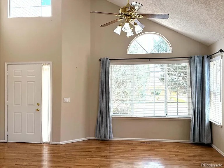 5922 Instone Cir — Photo 2