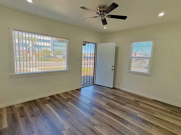 14902 S Inglewood Ave — Photo 5
