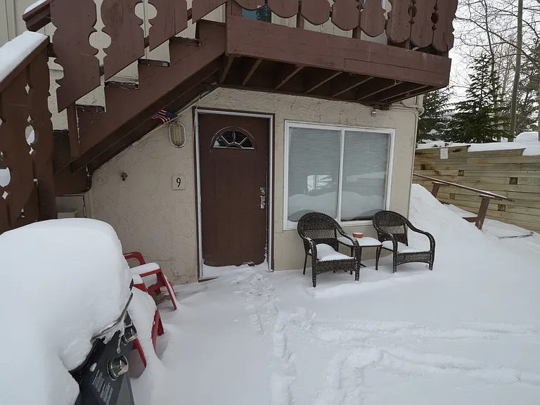 9 Yacht Club Tenderfoot St #414 — Photo 15