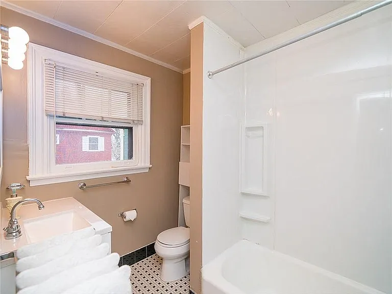240 Culver Rd #2 — Photo 4