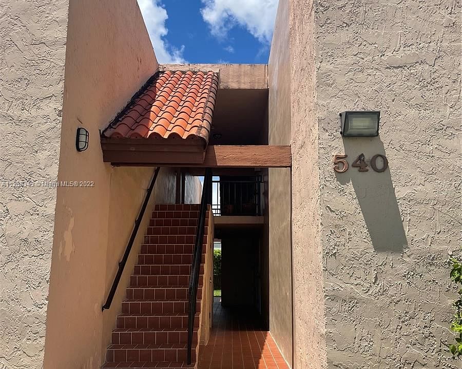 1st image of 540 W Park Dr APT 203