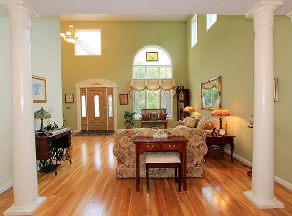 5th image of 2465 Pinetree Pl