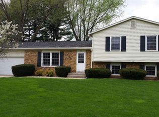 760 Greenwood Dr, Chesterton, IN 46304