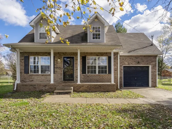 3389 Oak Park Dr, Clarksville, TN 37042