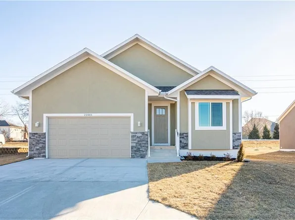 22503 Vincent St, Peculiar, MO 64078