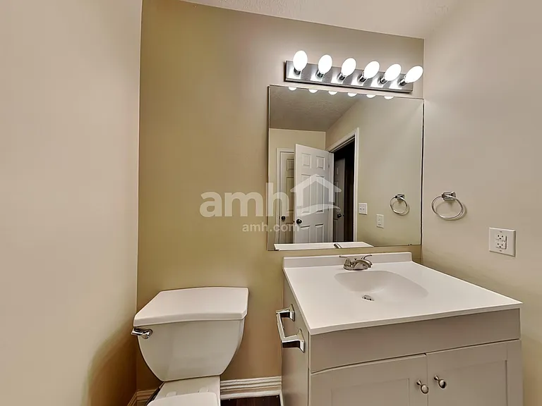 1190 S Inverness Dr — Photo 11