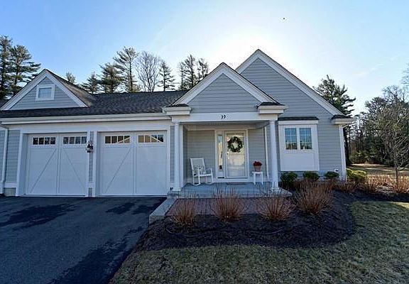 2nd image of 39 Carriage Ln #39