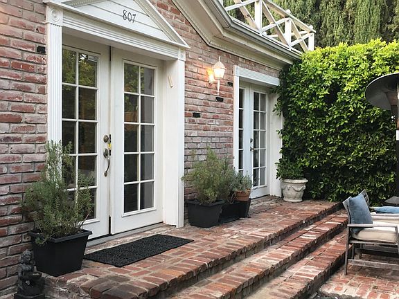 3rd image of 807 Westbourne Dr