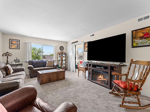 5th image of 118 W Hensley Street #2d
