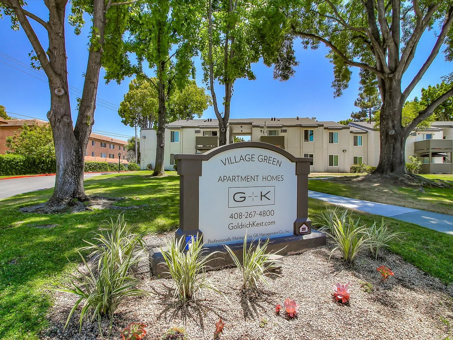 Village Green Apartments — Photo 1