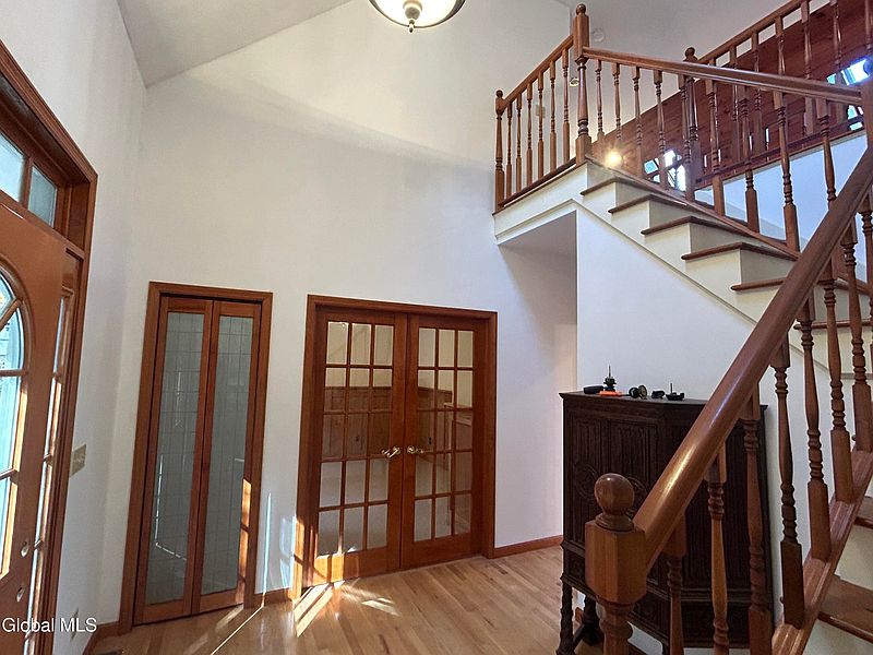 4th image of 553 Potter Hill Road