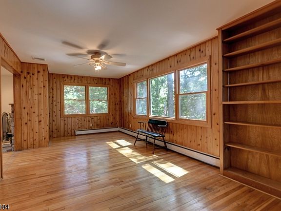 5th image of 34 Knoll Rd