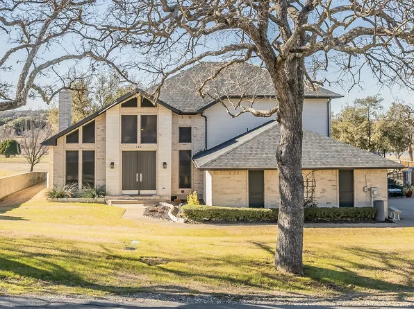 105 Lakeaire Dr, Joshua, TX 76058