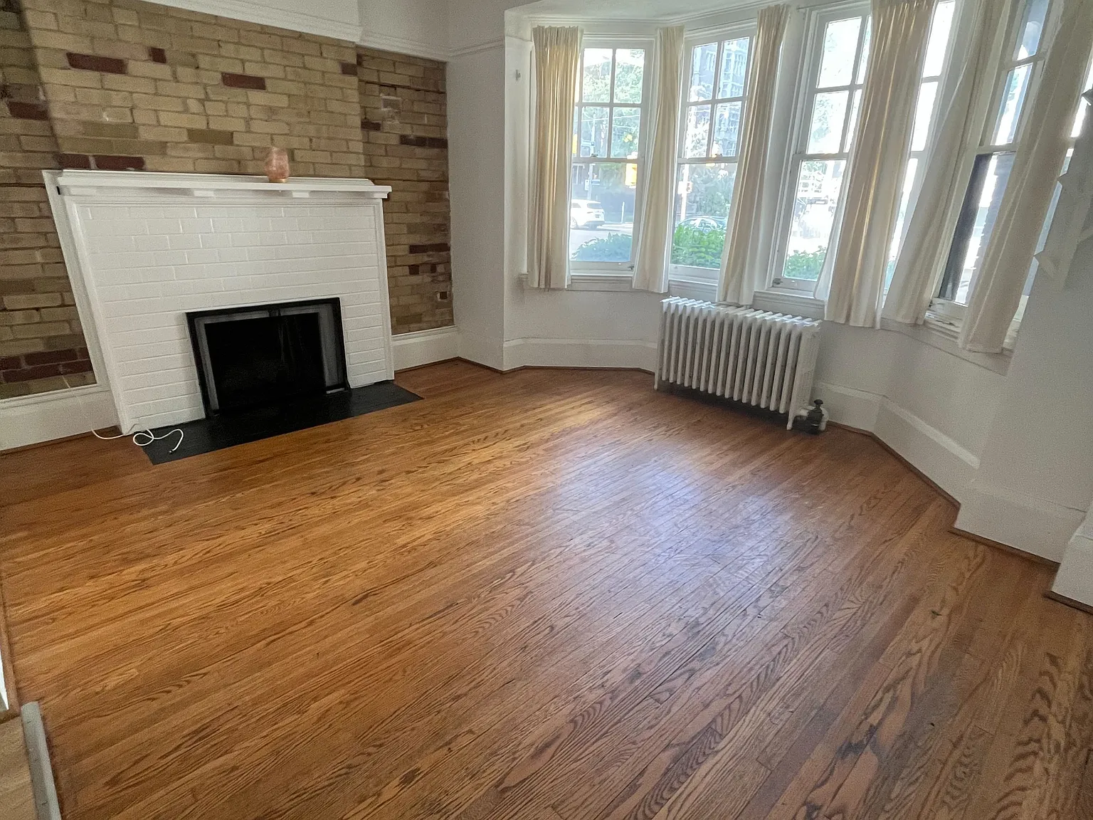 2 bed, $2,745 — Photo 1