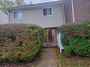 804 Pin Oak Ln, University Park, IL 60484