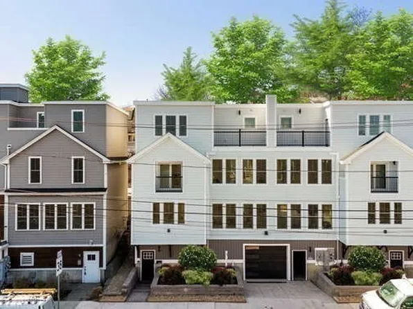 654 Mystic Ave, Somerville, MA 02145